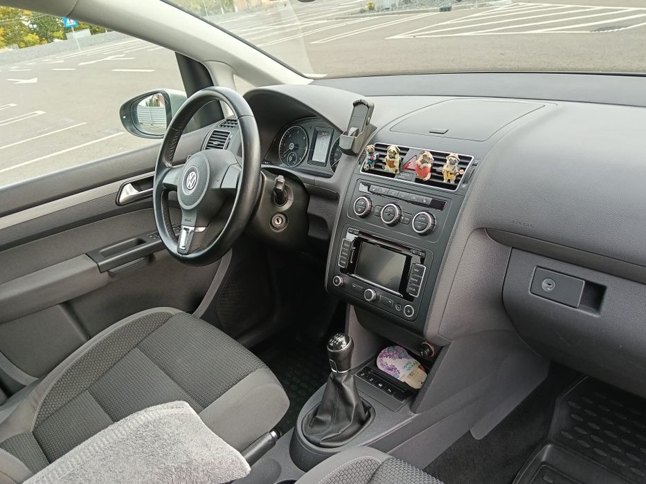 Volkswagen Touran •VW Touran 2013•1,6 TDI