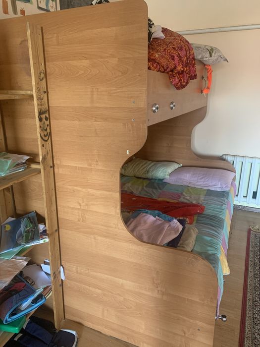 Продается двух ярусный кровать