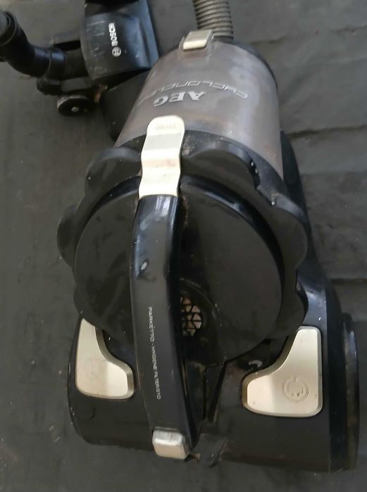 Прахосмукачка AEG