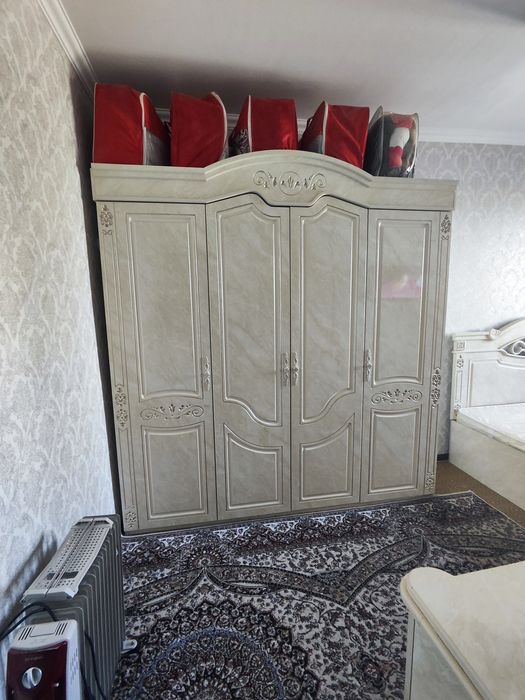 KOTTA shkaf,oynali SHKAF, KAROVAT matrassiz holati yaxshi