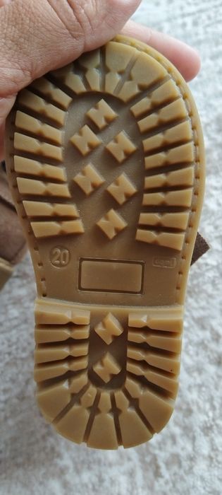 Ghetute din piele intoarsa, cu blanita Nanos - mas 20