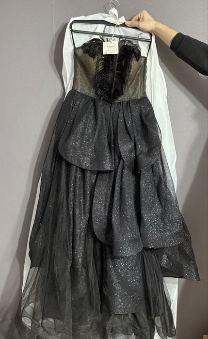 Черна бална рокля