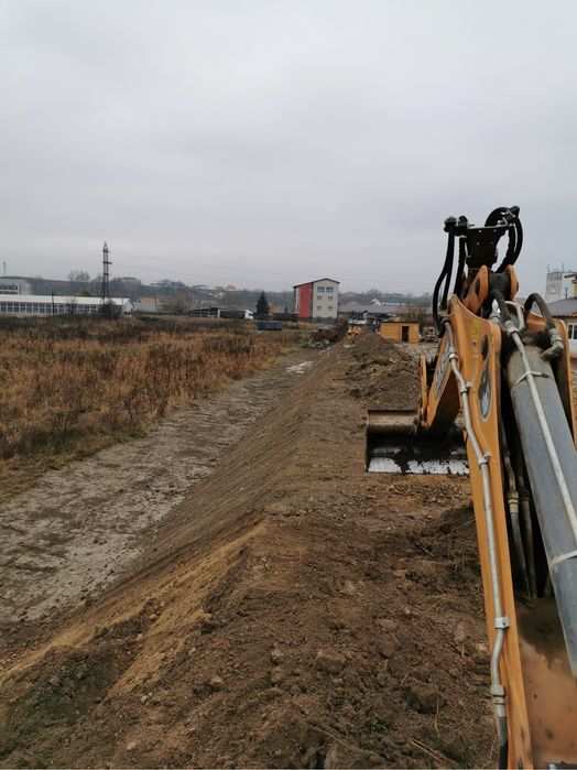 Inchiriez Buldoexcavator ( 17 ani experienta)