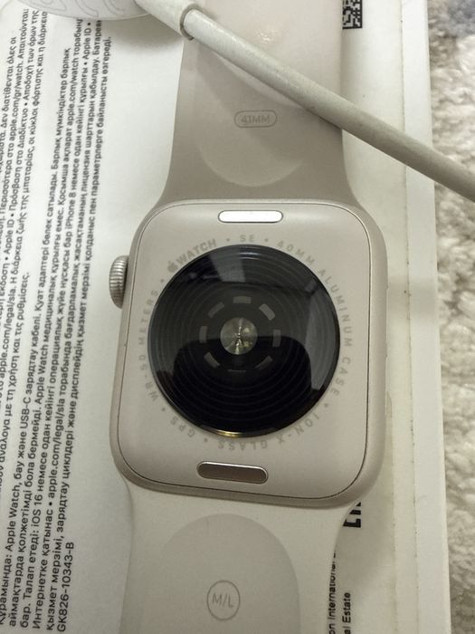 Продам Apple watch SE (2nd Gen) 40 mm