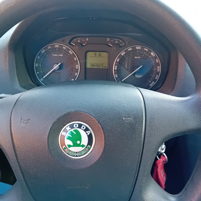 Vând Skoda Octavia 2