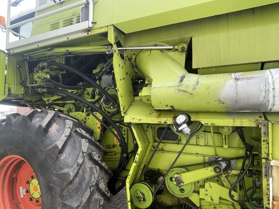 Combina Claas mega 208