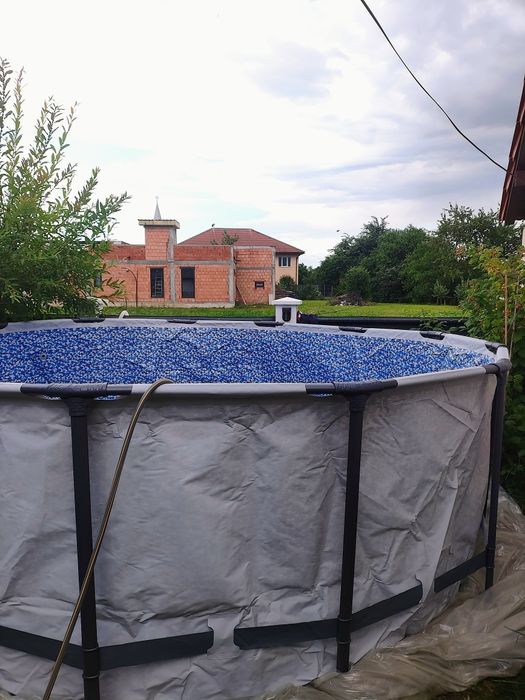 Vând Piscină cu pompa nisip Bestway