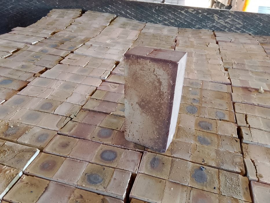 Красный кирпич М150