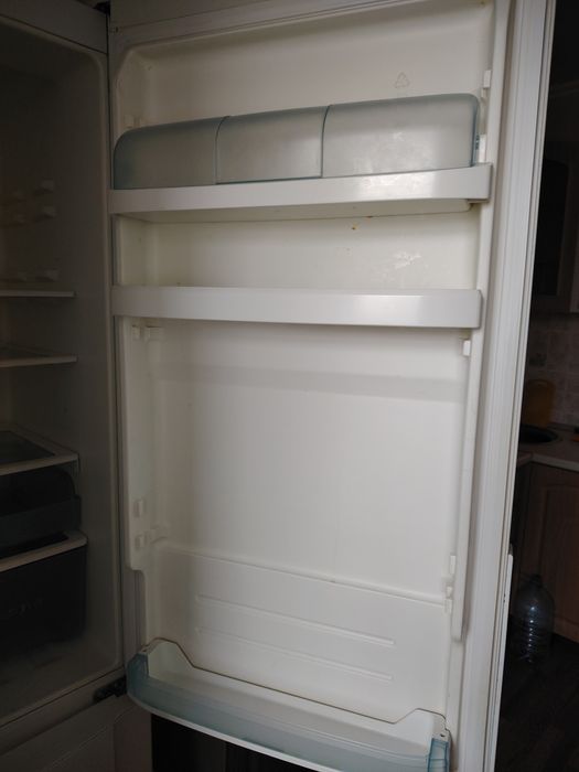 Продаю холодильник