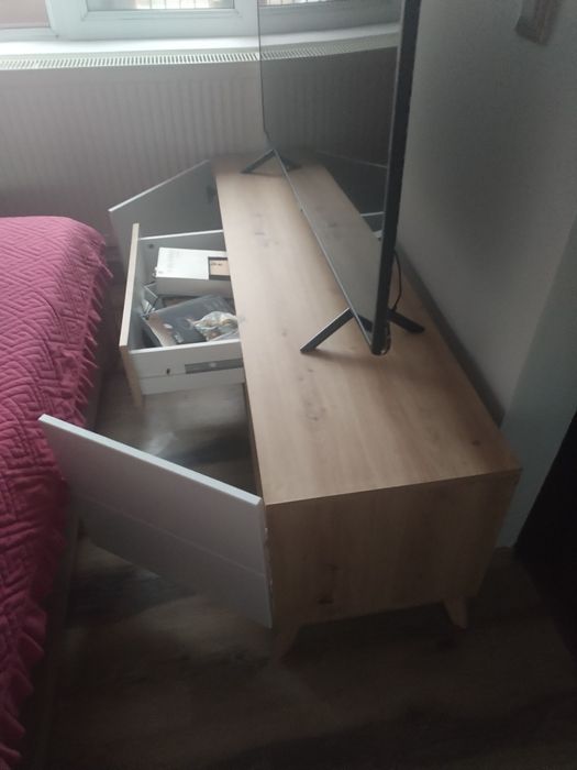 Comoda tv modernă
