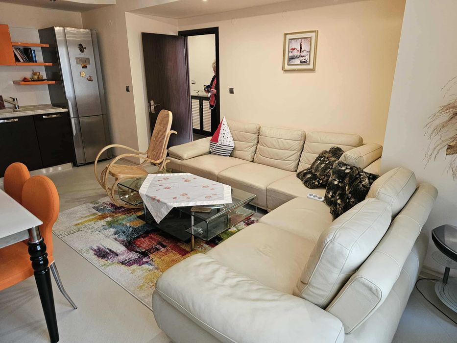 Дава се под наем Тристаен апартамент в Варна, Червен площад - 100 кв.м за 797.64 € - Снимка #16