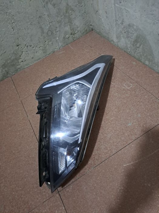 Фара правая на аиа рио