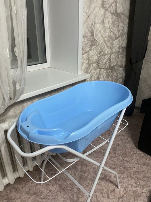 Детская ванна с подставкой