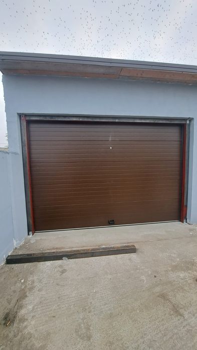 Ușa de garaj secționala