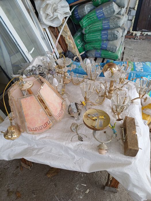 Продам люстры б/у.