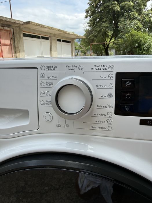 Продавам пералня със сушилня Hotpoint Ariston