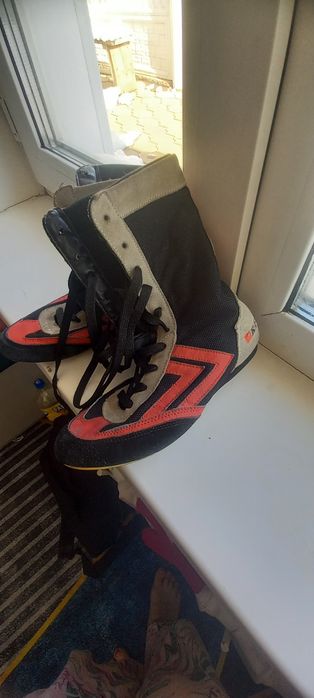 Продам борцовки подростковые