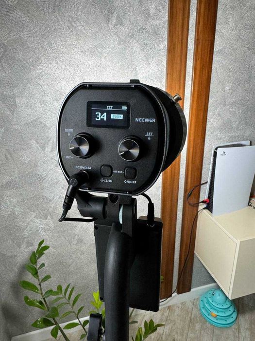 Свет для съемки фото и видео. NEEWER MS 60 W. Работает от батареи! Топ