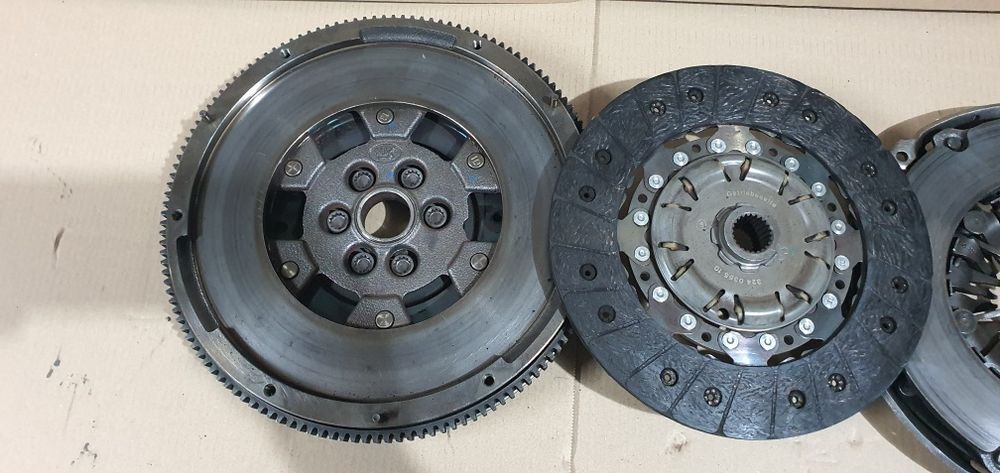 Kit ambreiaj LUK volanta masa dubla  2.0 tdi BMR BMN BKP BKD BMM BMP