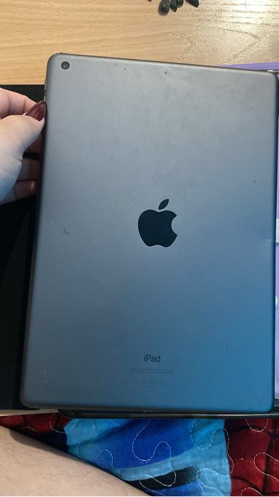 Продам телефоны и айпады