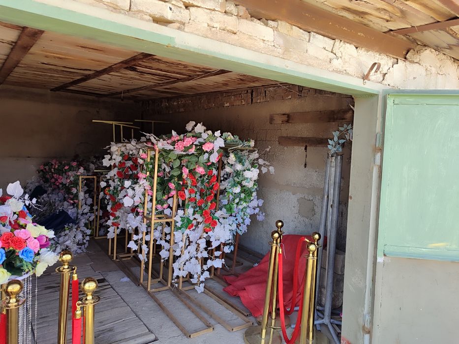 гараж сотилади автобазани олдида