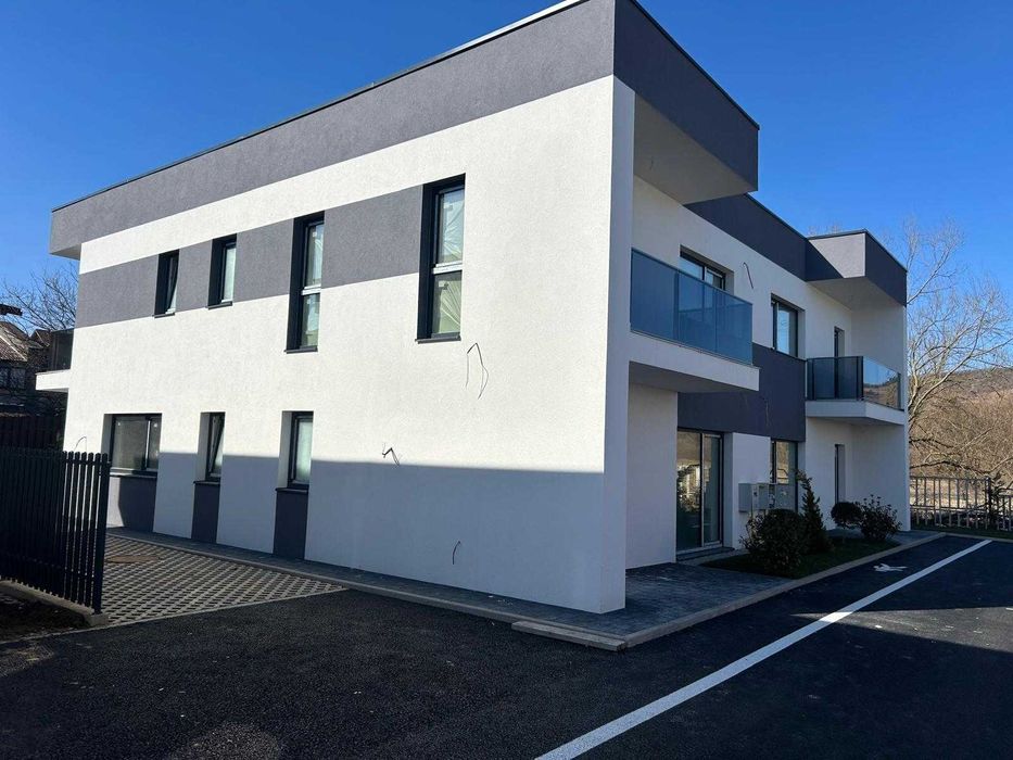 Duplex 5 cam.finisat/133 mp utili+Teren/Zona Tineretului/Comision 0%