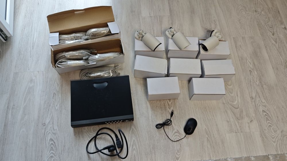 Sistem Supraveghere IP Complet – 8 Camere + NVR/DVR + Cabluri Ethernet (Fără HDD