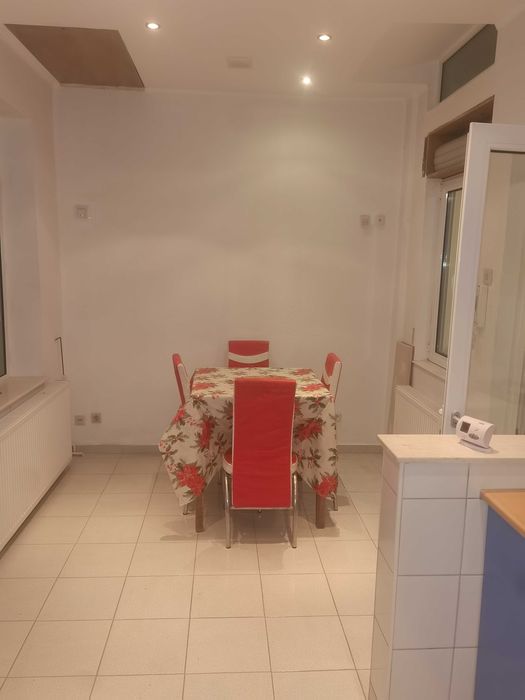 Închiriez casa 3 camere
