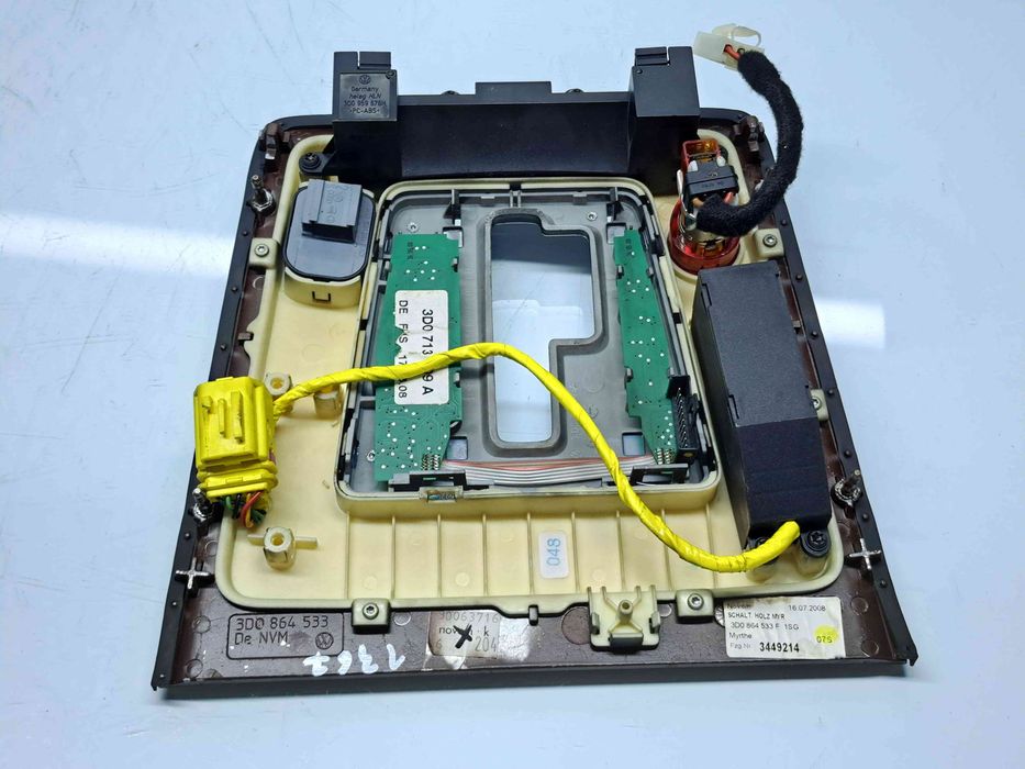 Consola centrala Volkswagen Phaeton (3D) [Fabr 2002-2016] 3D0864533