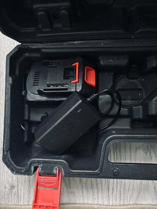 Аккумуляторная цепная пила