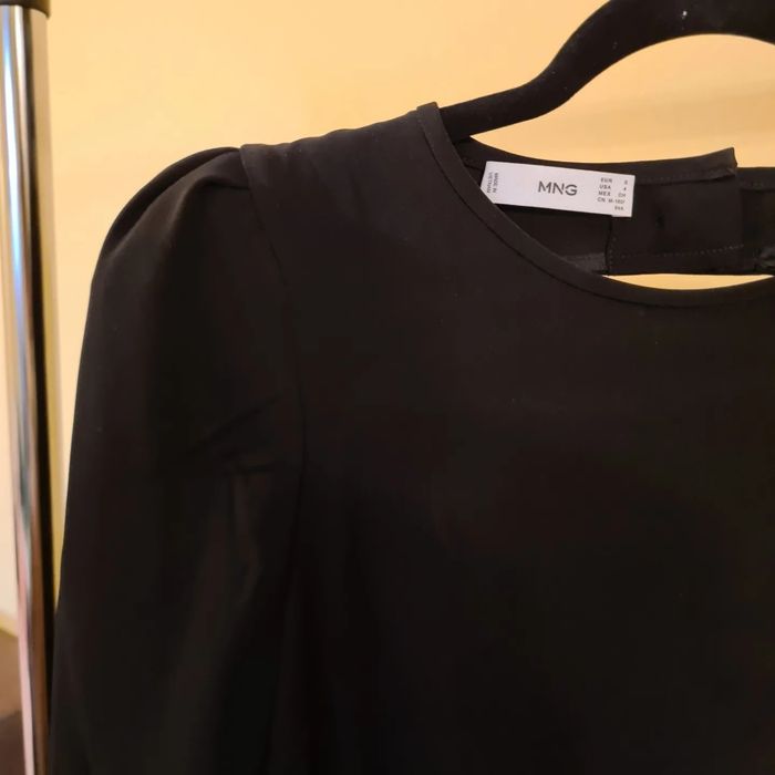 Rochie MANGO cu nasture bijuterie