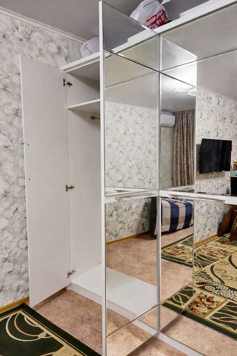 Прдам шкаф вместительный