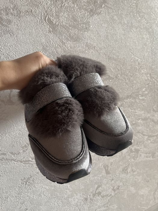 Женская обувь (ботинки)