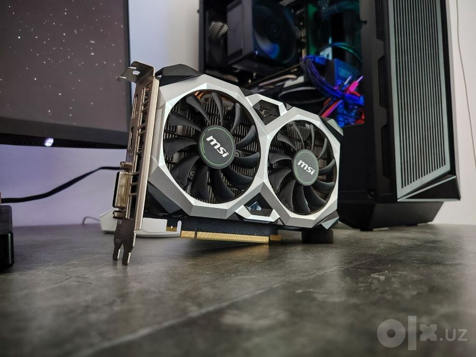 С ПК: r5 2600, Gtx 1650D6, 16gb3200, 256+500gb
