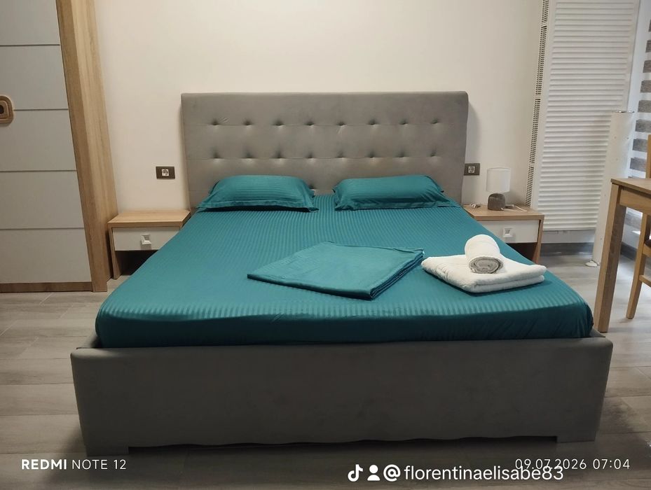 Vând garsonieră pe stradă D10 Nr 9  parter in complex By Alezzi N10  mobilat 34 mp mobilat complet prețul 60 mii euro negociabil