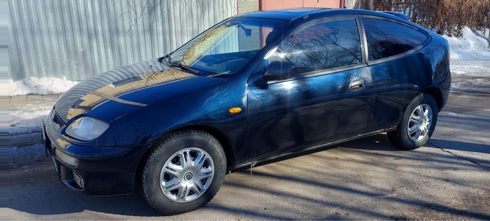Продам автомобиль Mazda 323