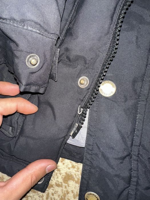 Продам куртку Adidas лепесток