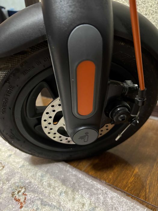 Электросамокат Ninebot KickScooter F2 Pro, б/у