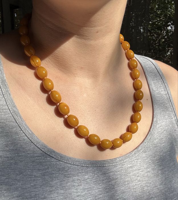 Натуральный медовый янтарь