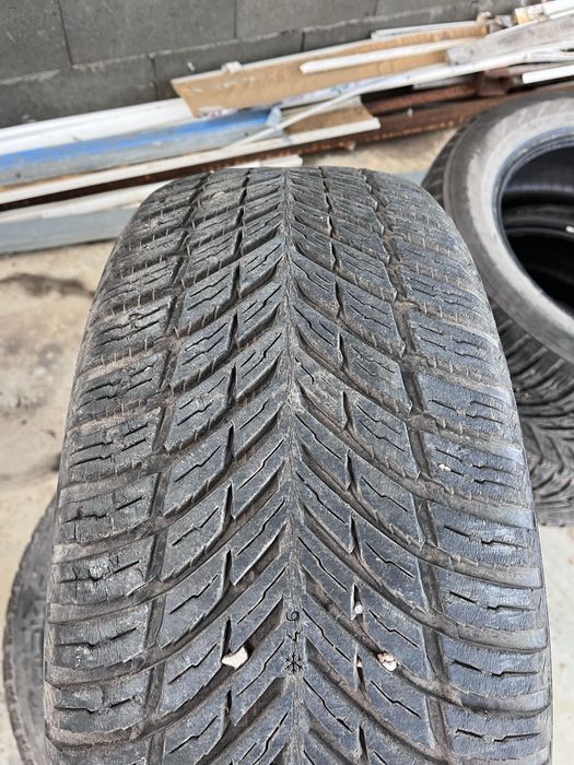 Зимни гуми nokian 235/55/18