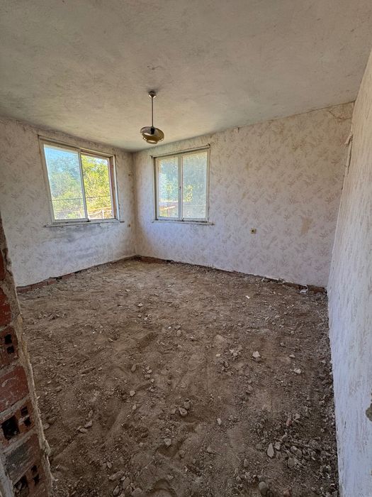 Масивна Къща до гр Ямбол