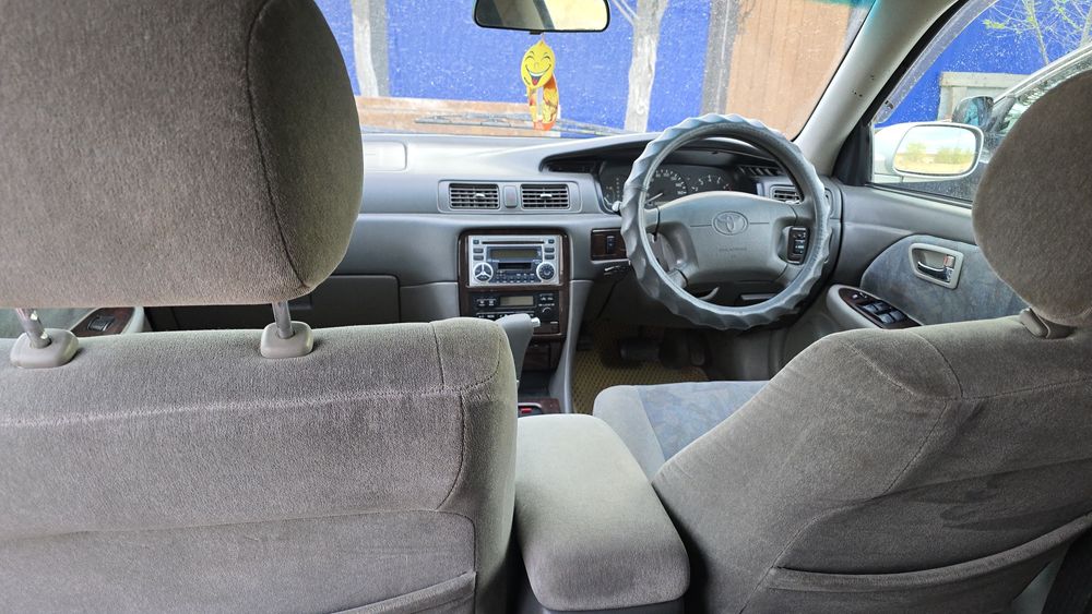 Продаю срочно машину