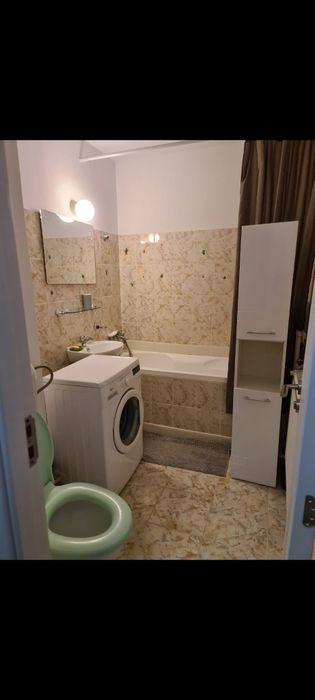 Închiriez garsonieră