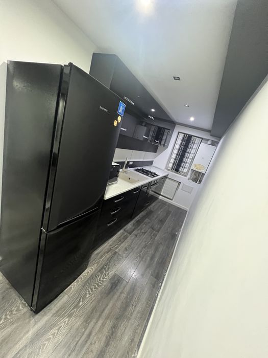 Vand apartament 2 camere renovat cu simț de rǎspundere