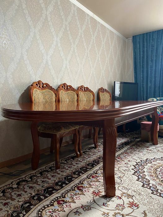 Продам стол и стуля для гостиной