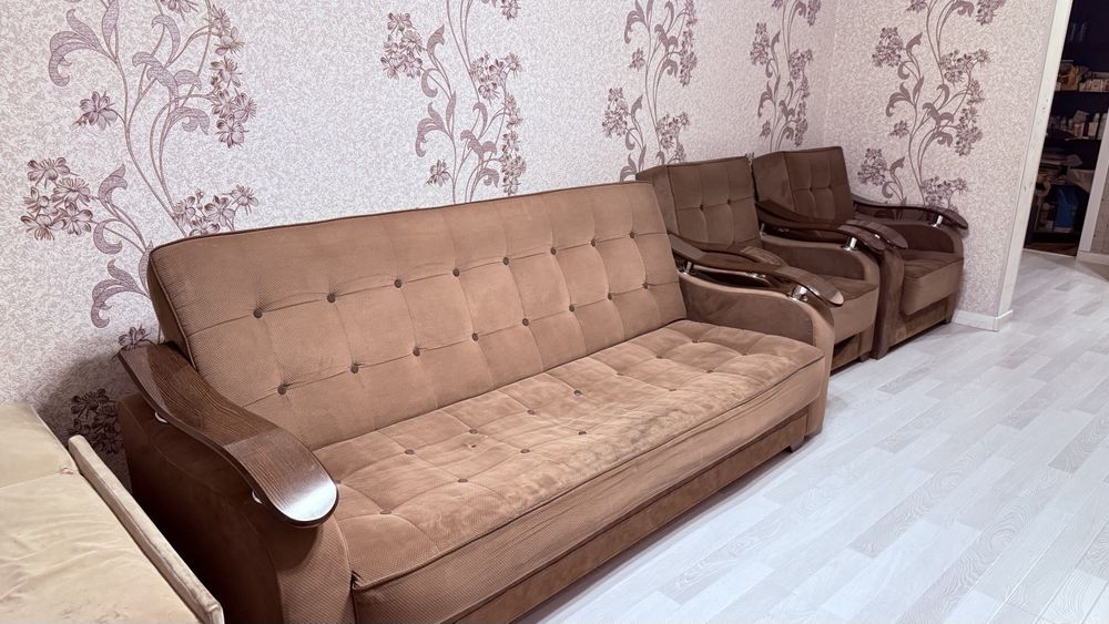 Диван раскладной и кресла