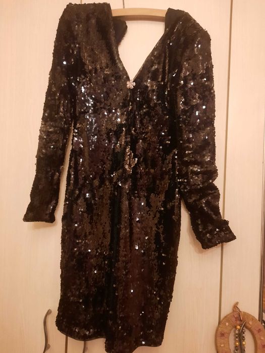 Vând rochii elegante pentru evenimente