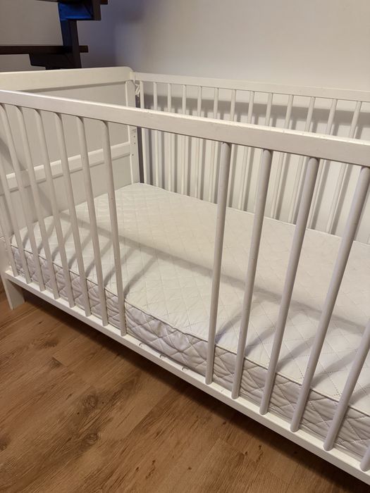 Patut copii 0 - 4 ani BABY NEEDS + saltea