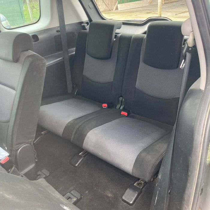 Vand urgent Mazda 5 cu 7 locuri