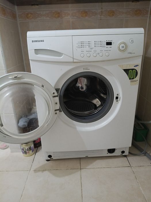 Требует ремонта ( не крутится барабан) или на запчасти